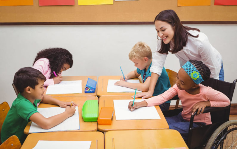 bambini a scuola