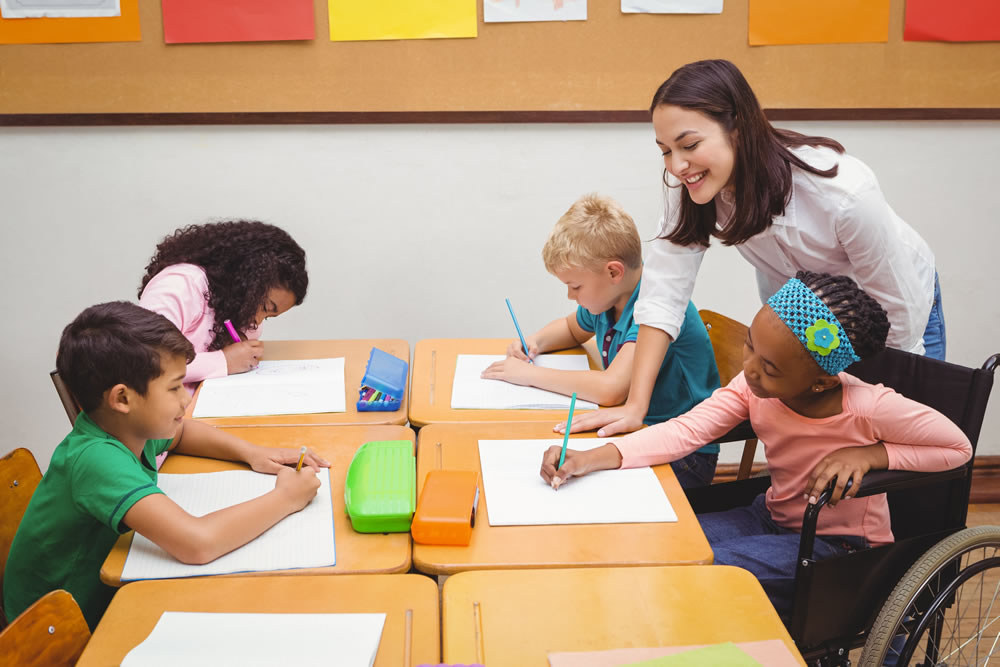 bambini a scuola
